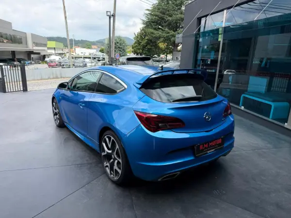 Opel Astra GTC 2013 - 22500 EUR, 81000 km - AUTO.MOTO.pt - 81000km - foto 5 de 17
