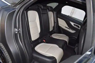 Jaguar F-Pace 2017 - 22980 EUR, 145545 km - AUTO.MOTO.pt - 145545km - foto 36 de 57