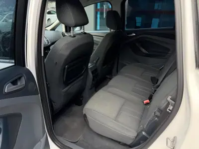 Ford C-Max 2011 - 8900 EUR, 205000 km - AUTO.MOTO.pt - 205000km - foto 7 de 9