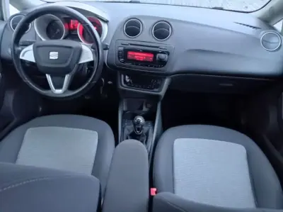 SEAT Ibiza 2009 - 6300 EUR, 201448 km - AUTO.MOTO.pt - 201448km - foto 10 de 14
