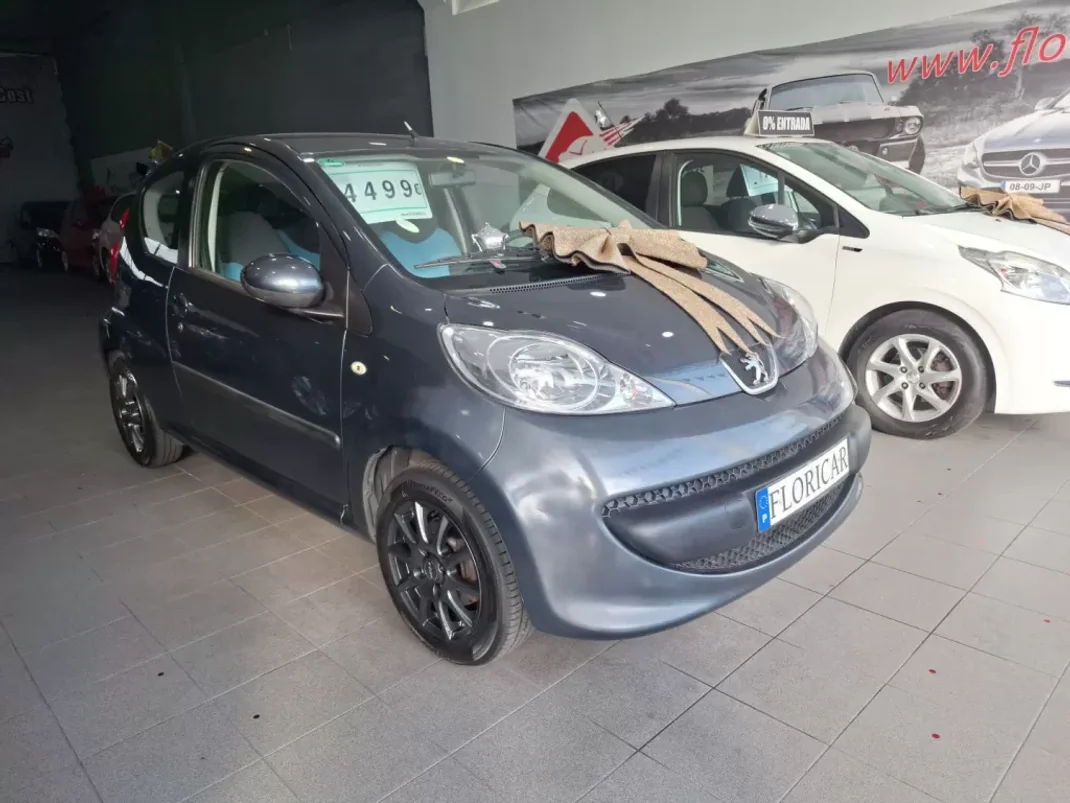 Peugeot 107 2008 - 4500 EUR, 127195 km - AUTO.MOTO.pt - 127195km - foto 11 de 14