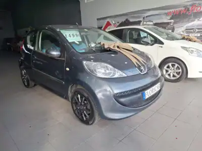 Peugeot 107 2008 - 4500 EUR, 127195 km - AUTO.MOTO.pt - 127195km - foto 11 de 14