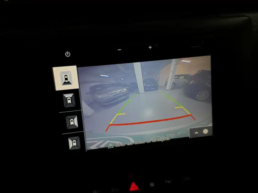 Dacia Duster 2020 - 15750 EUR, 128000 km - AUTO.MOTO.pt - 128000km - foto 42 de 60