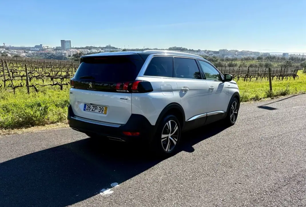 Peugeot 5008 2019 - 26500 EUR, 76030 km - AUTO.MOTO.pt - 76030km - foto 4 de 31