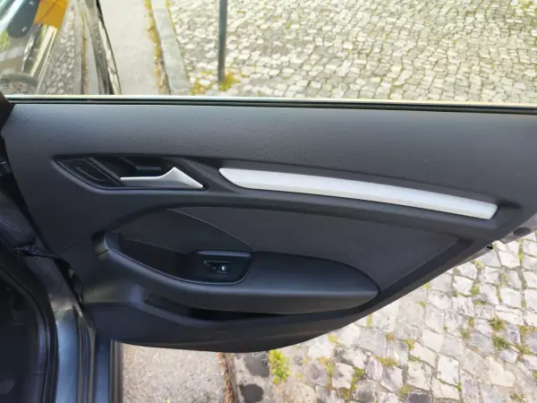 Audi A3 Sportback 2016 - 16980 EUR, 199550 km - AUTO.MOTO.pt - 199550km - foto 17 de 39