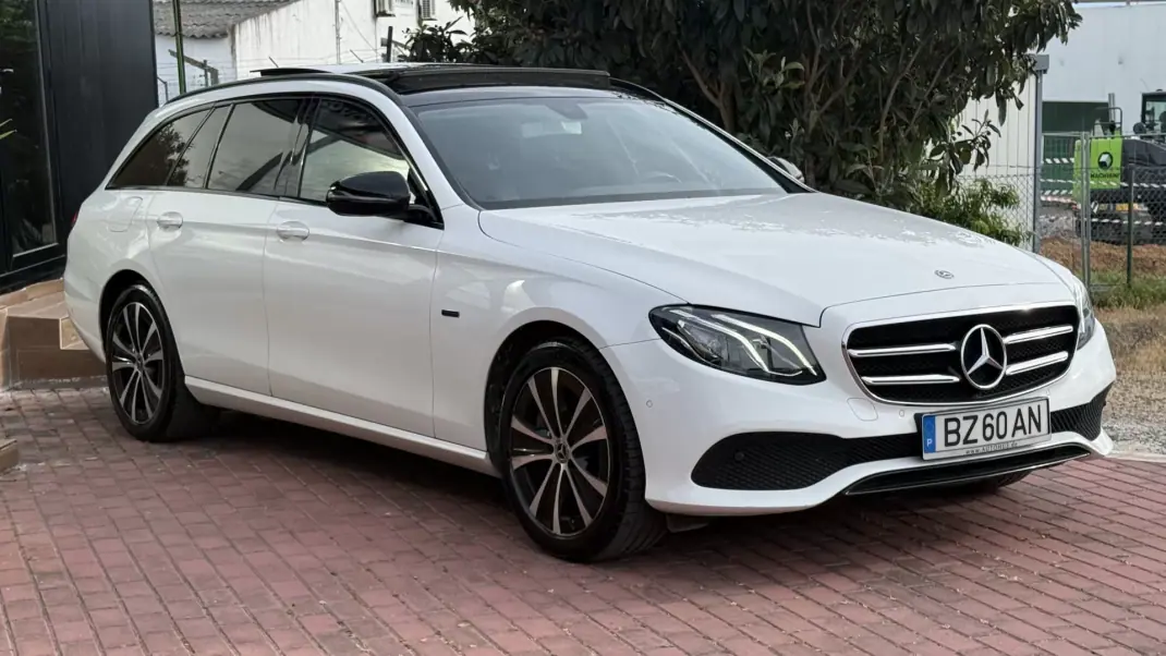 Mercedes-Benz E 300 2019 - 26990 EUR, 147000 km - AUTO.MOTO.pt - 147000km - foto 17 de 41