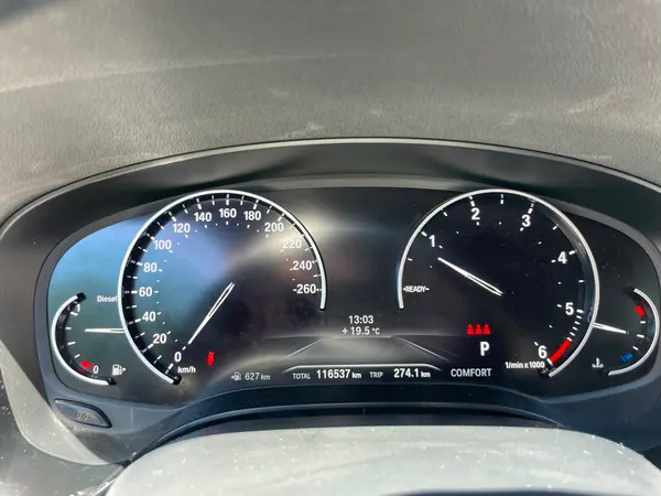 BMW 520 2017 - 24000 EUR, 116537 km - 116537km - foto 5 de 10