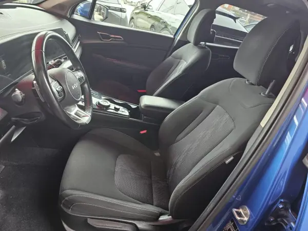 Kia Sportage 2022 - 24999 EUR, 126000 km - AUTO.MOTO.pt - 126000km - foto 6 de 19