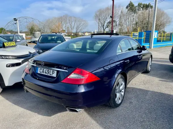 Mercedes-Benz CLS 320 2009 - 19750 EUR, 106262 km - AUTO.MOTO.pt - 106262km - foto 4 de 30