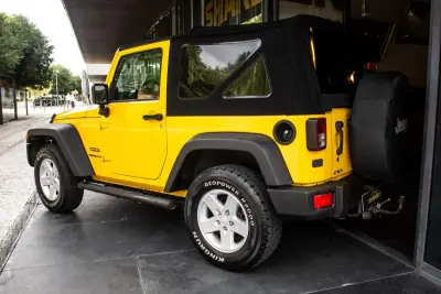 Jeep Wrangler 2009 - 28500 EUR, 210397 km - AUTO.MOTO.pt - 210397km - foto 3 de 34