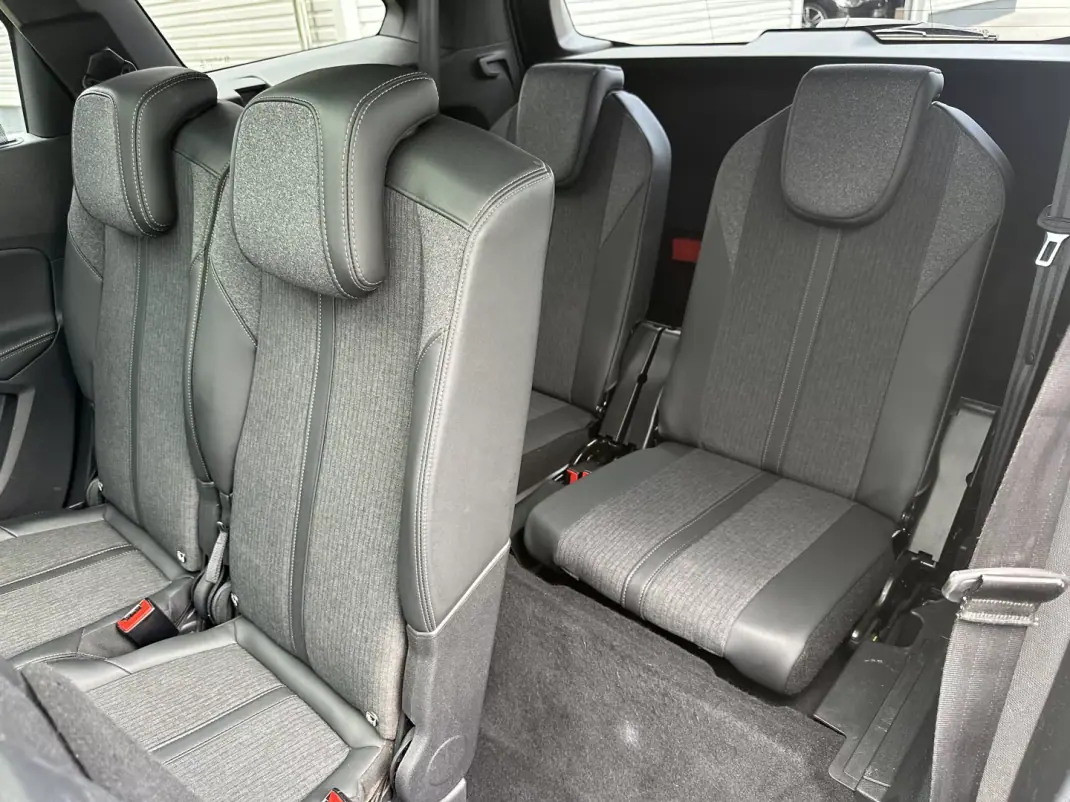 Peugeot 5008 2019 - 15900 EUR, 180000 km - 180000km - foto 34 de 70