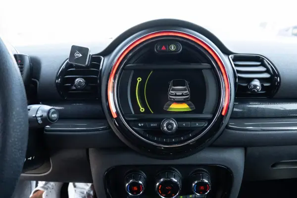 MINI Clubman 2016 - 15900 EUR, 151297 km - 151297km - foto 16 de 19