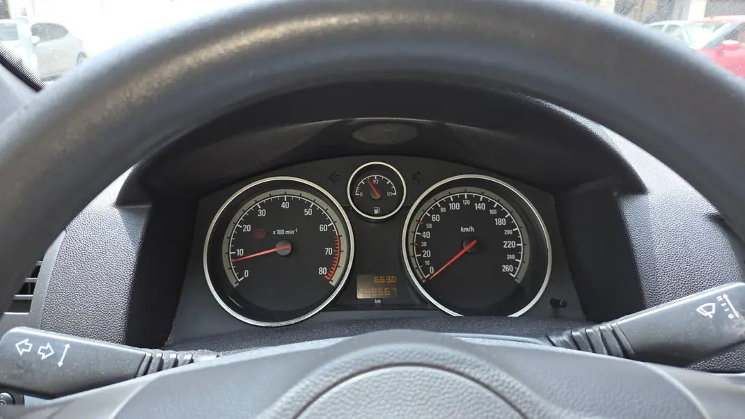 Opel Astra Caravan 2005 - 2500 EUR, 249000 km - 249000km - foto 6 de 12