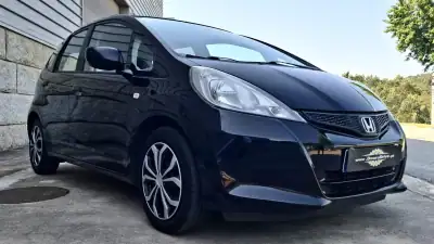 Honda Jazz 2013 - 9750 EUR, 150000 km - AUTO.MOTO.pt - 150000km - foto 4 de 14