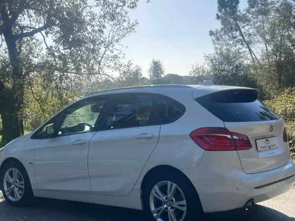 BMW 216 Active Tourer 2018 - 18900 EUR, 117632 km - AUTO.MOTO.pt - 117632km - foto 4 de 23
