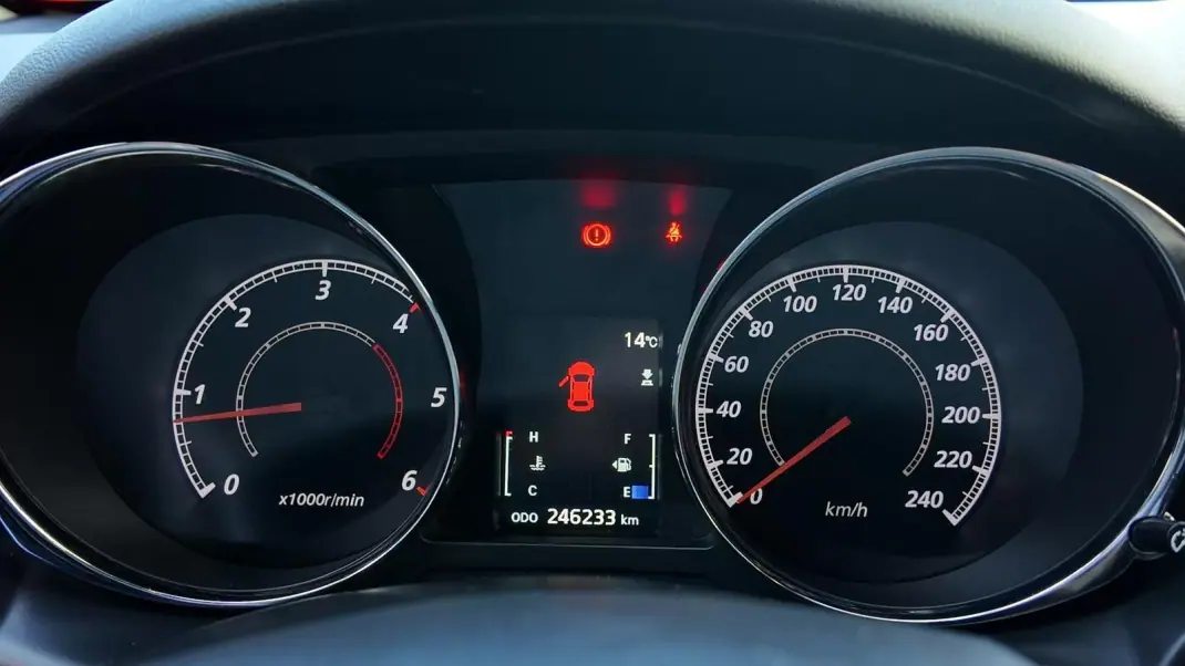 Mitsubishi ASX 2014 - 12500 EUR, 246233 km - AUTO.MOTO.pt - 246233km - foto 10 de 19