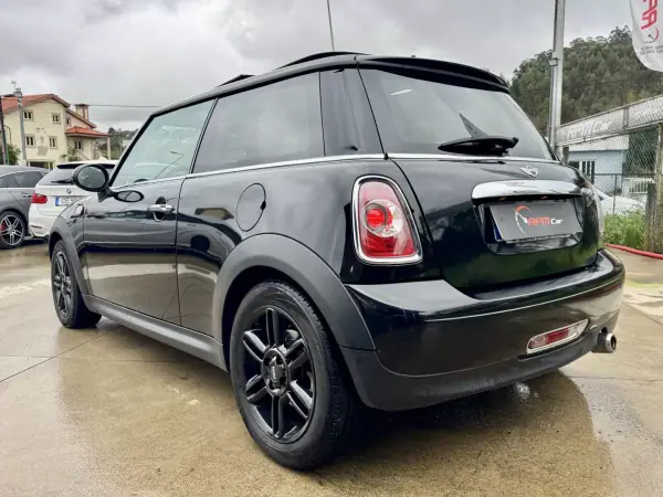MINI Cooper 2013 - 9999 EUR, 170000 km - AUTO.MOTO.pt - 170000km - foto 14 de 25