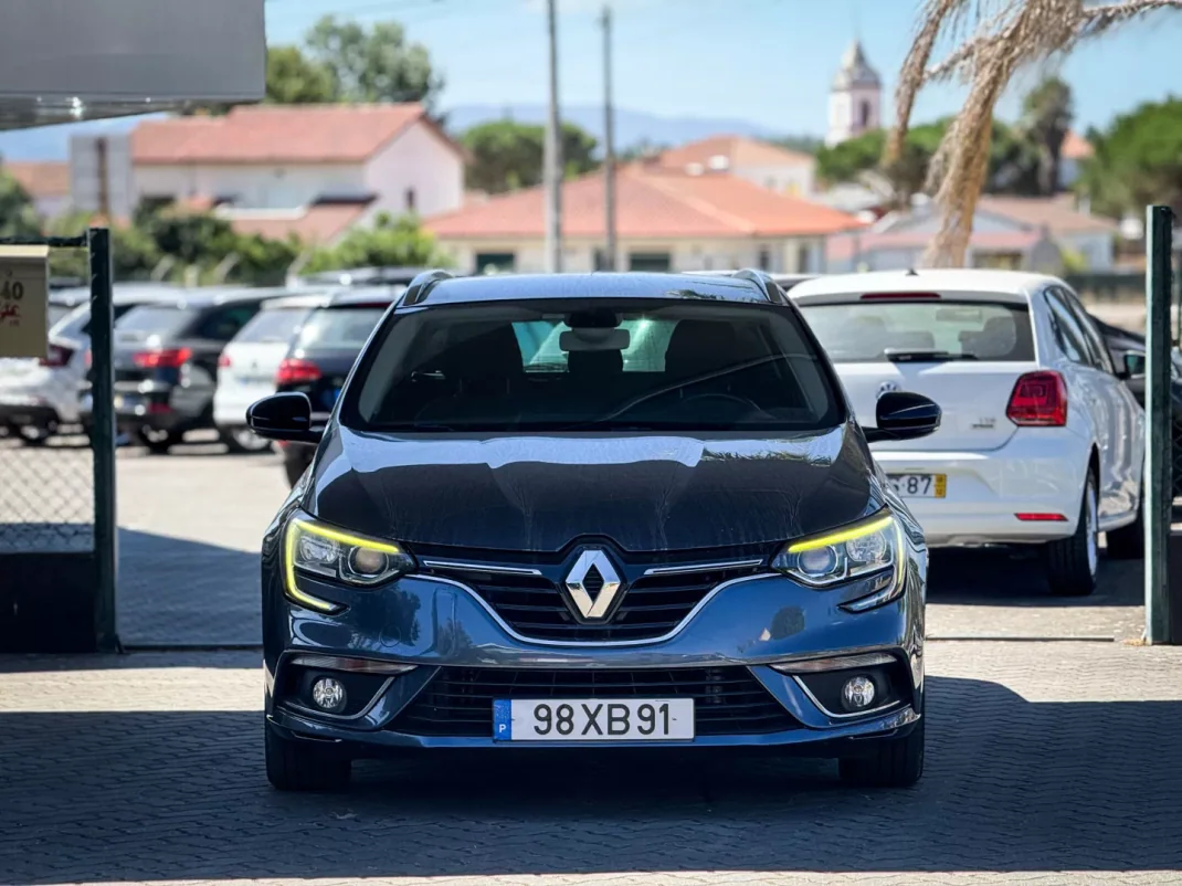 Renault Mégane 2019 - 12590 EUR, 170000 km - 170000km - foto 3 de 12