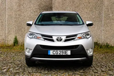 Toyota RAV4 2013 - 16250 EUR, 182522 km - AUTO.MOTO.pt - 182522km - foto 2 de 36