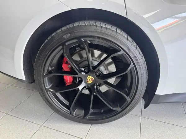 Porsche Taycan 2021 - 67000 EUR, 60000 km - AUTO.MOTO.pt - 60000km - foto 8 de 30