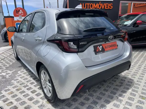 Toyota Yaris 2024 - 23500 EUR, 63319 km - AUTO.MOTO.pt - 63319km - foto 5 de 12