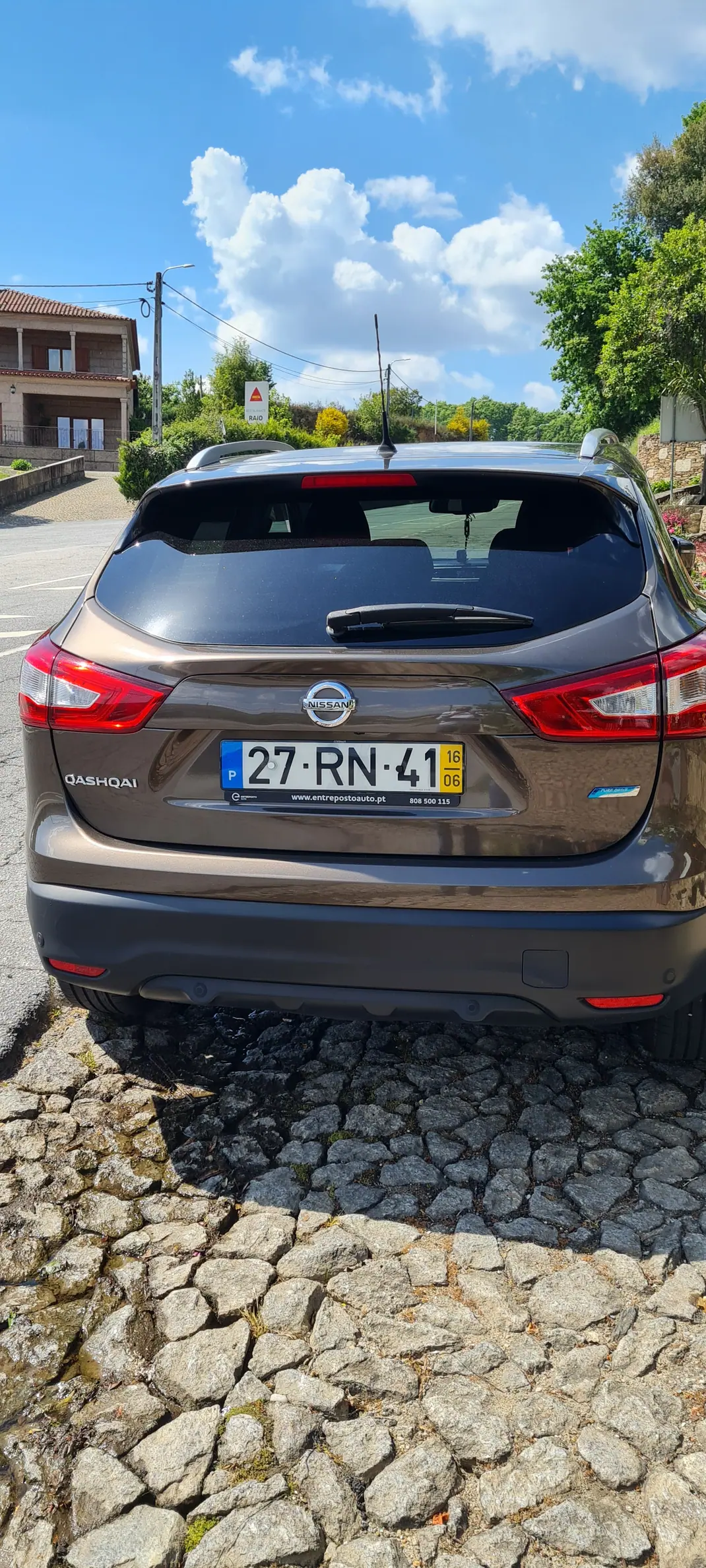 Nissan Qashqai 2016 - 13800 EUR, 155000 km - AUTO.MOTO.pt - 155000km - foto 8 de 10