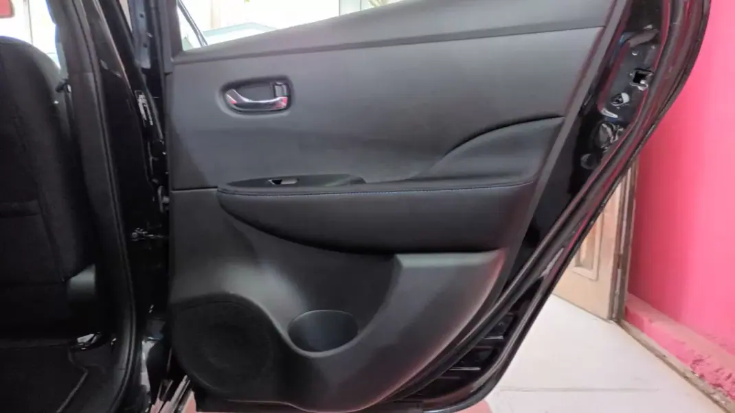 Nissan Leaf 2020 - 20500 EUR, 56131 km - AUTO.MOTO.pt - 56131km - foto 70 de 77