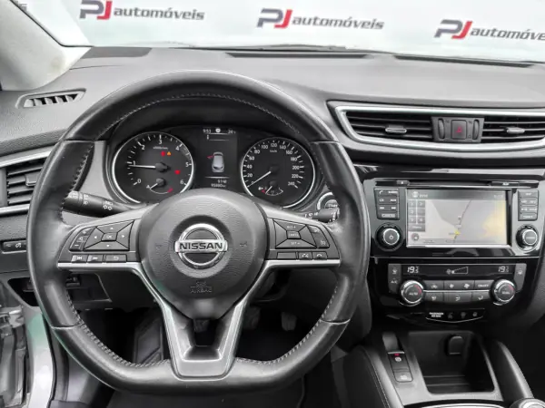 Nissan Qashqai 2018 - 17990 EUR, 95880 km - AUTO.MOTO.pt - 95880km - foto 15 de 27