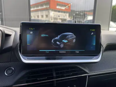 Peugeot e-208 2022 - 18650 EUR, 38776 km - AUTO.MOTO.pt - 38776km - foto 37 de 47