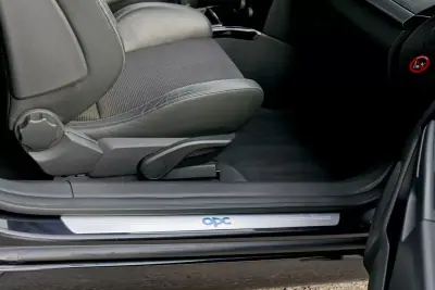 Opel Astra GTC 2007 - 15990 EUR, 149500 km - AUTO.MOTO.pt - 149500km - foto 15 de 22