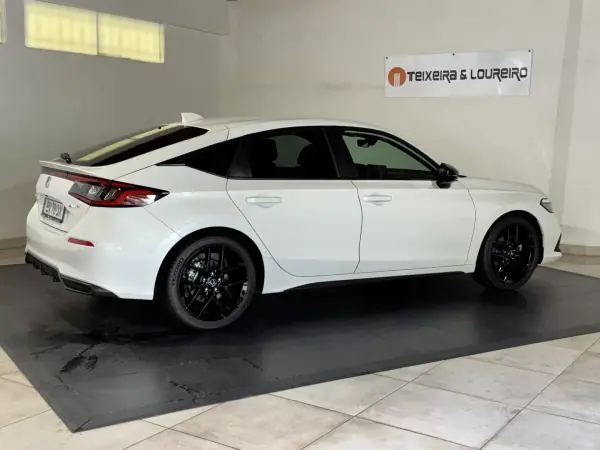 Honda Civic 2025 - 43000 EUR, 65 km - AUTO.MOTO.pt - 65km - foto 4 de 26