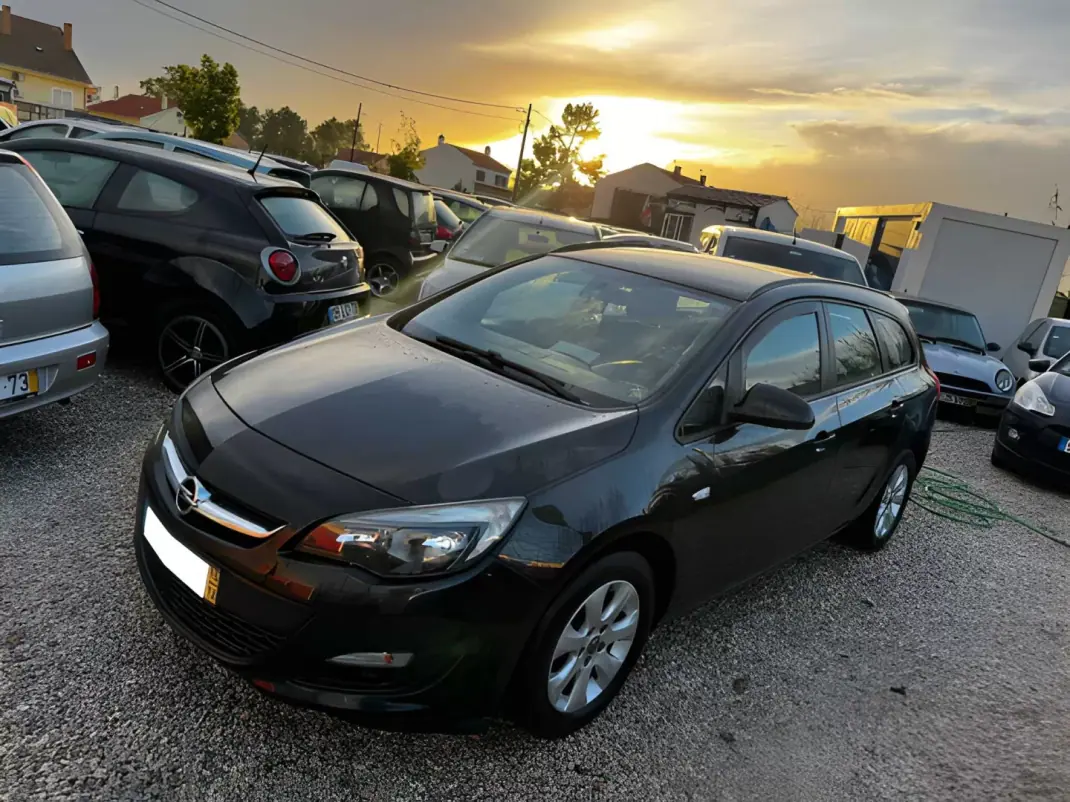 Opel Astra 2015 - 6250 EUR, 250000 km - AUTO.MOTO.pt - 250000km - foto 1 de 8