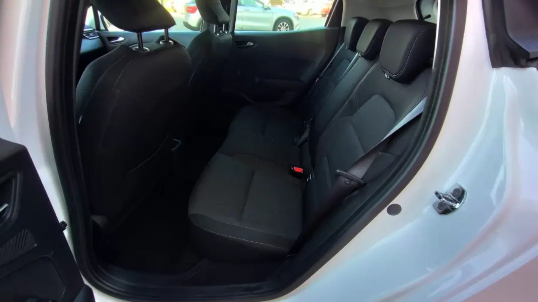 Renault Clio 2021 - 13999 EUR, 63000 km - AUTO.MOTO.pt - 63000km - foto 18 de 38