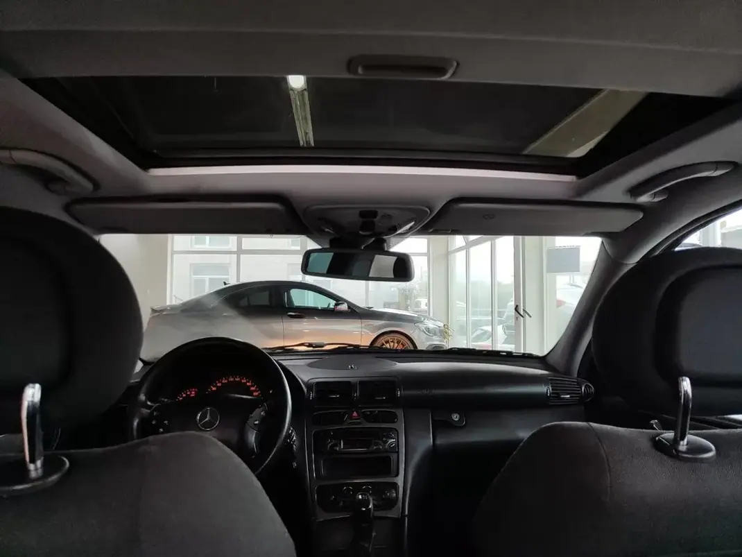 Mercedes-Benz C 220 2000 - 5750 EUR, 372700 km - AUTO.MOTO.pt - 372700km - foto 43 de 60