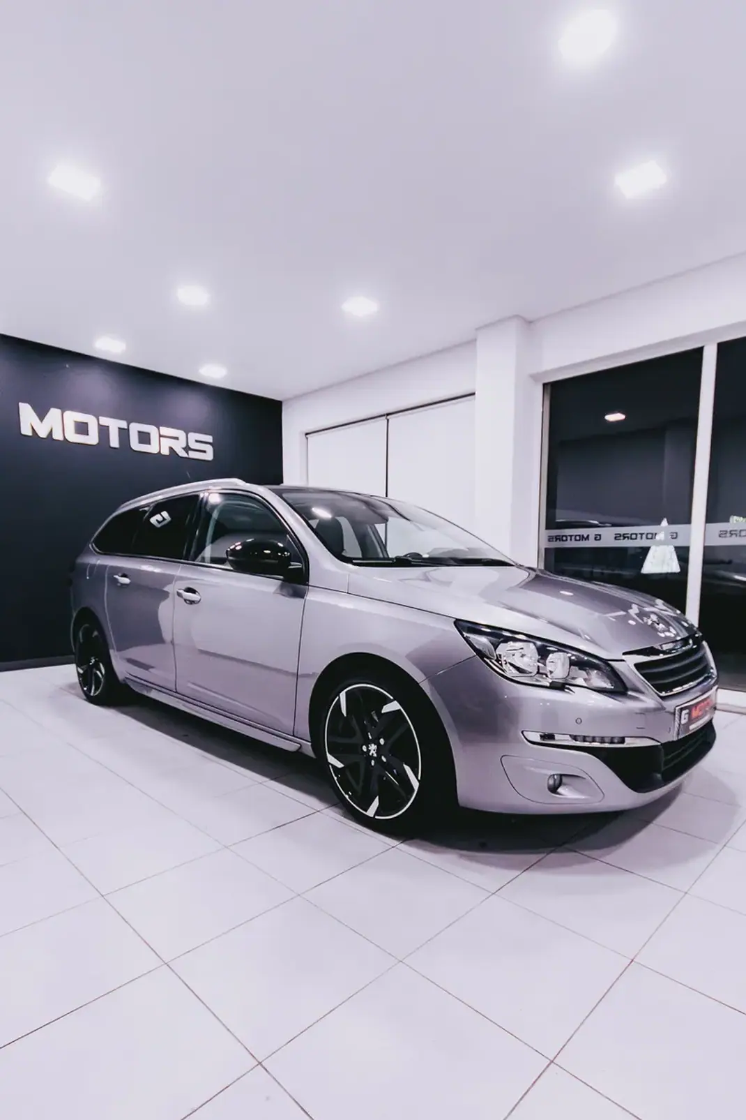 Peugeot 308 SW 2014 - 12900 EUR, 210000 km - AUTO.MOTO.pt - 210000km - foto 4 de 20