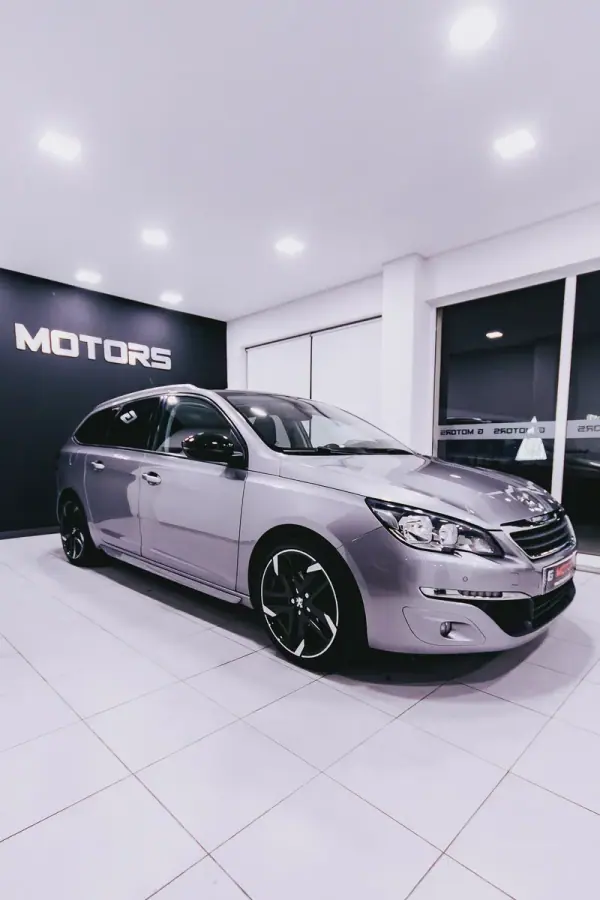 Peugeot 308 SW 2014 - 12900 EUR, 210000 km - AUTO.MOTO.pt - 210000km - foto 4 de 20