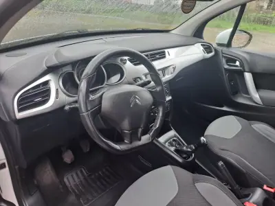 Citroën C3 VAN 2010 - 4300 EUR, 218306 km - AUTO.MOTO.pt - 218306km - foto 3 de 9