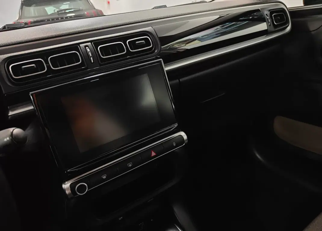 Citroën C3 2017 - 10990 EUR, 99000 km - AUTO.MOTO.pt - 99000km - foto 42 de 58