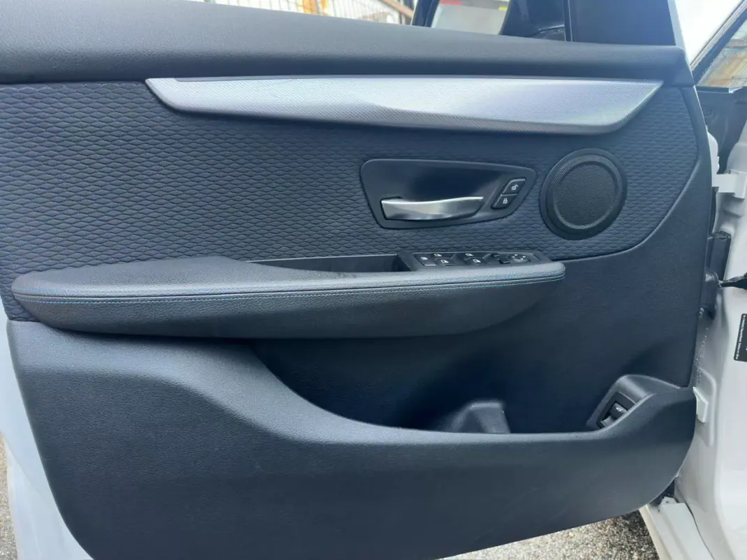 BMW 218 Active Tourer 2015 - 18900 EUR, 130000 km - AUTO.MOTO.pt - 130000km - foto 15 de 25