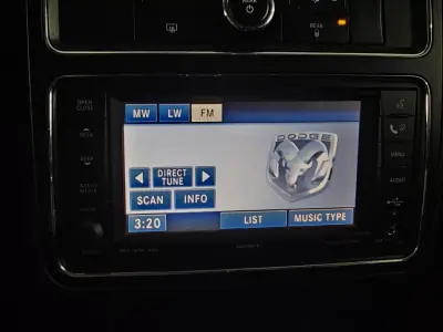 Dodge Journey 2010 - 8800 EUR, 217281 km - 217281km - foto 16 de 37