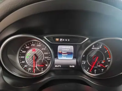 Mercedes-Benz CLA 45 AMG 2016 - 35750 EUR, 126000 km - AUTO.MOTO.pt - 126000km - foto 36 de 48