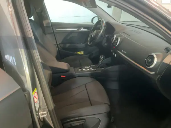 Audi A3 Sportback 2019 - 18500 EUR, 184500 km - AUTO.MOTO.pt - 184500km - foto 11 de 11