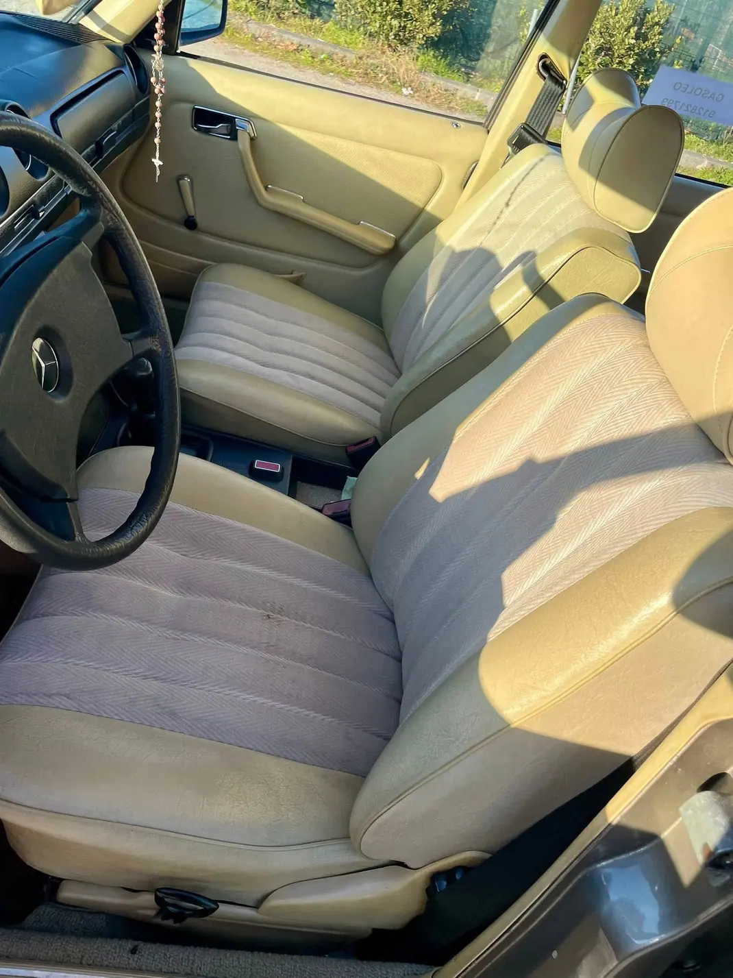 Mercedes-Benz 200 1970 - 8000 EUR, 264000 km - AUTO.MOTO.pt - 264000km - foto 7 de 10