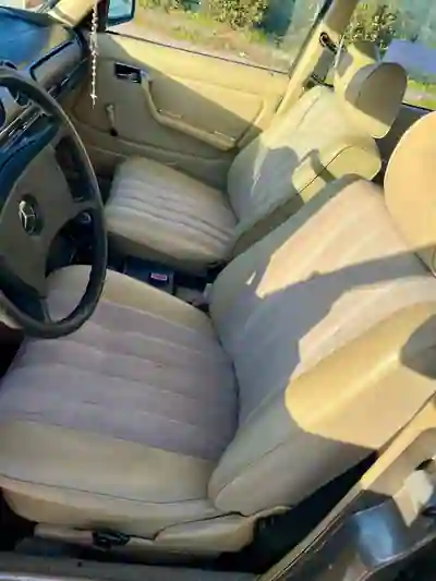 Mercedes-Benz 200 1970 - 8000 EUR, 264000 km - AUTO.MOTO.pt - 264000km - foto 7 de 10