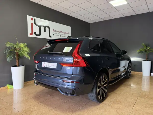 Volvo XC 60 2021 - 42990 EUR, 89987 km - AUTO.MOTO.pt - 89987km - foto 4 de 21