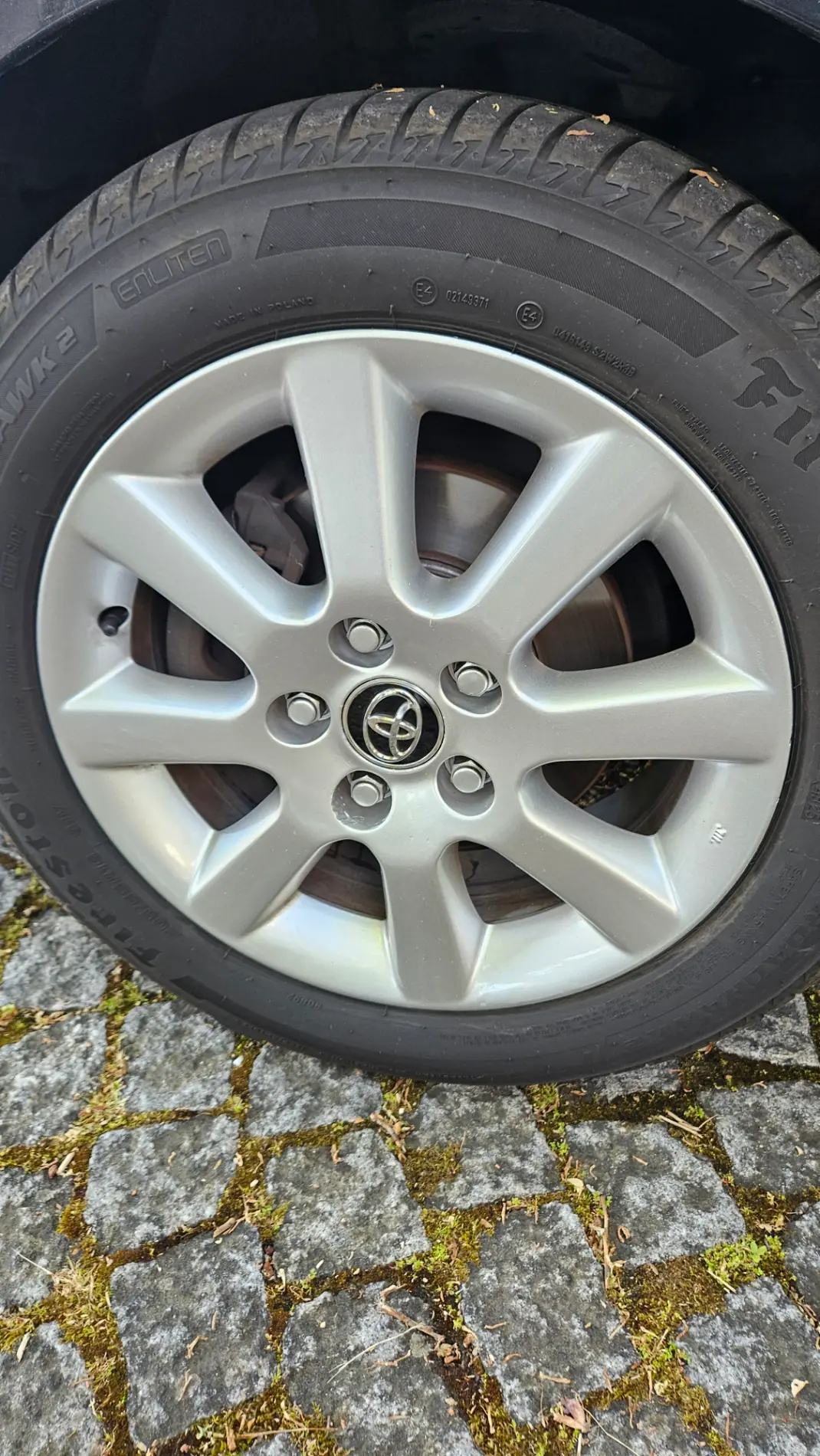 Toyota Auris 2013 - 9750 EUR, 210000 km - AUTO.MOTO.pt - 210000km - foto 5 de 7