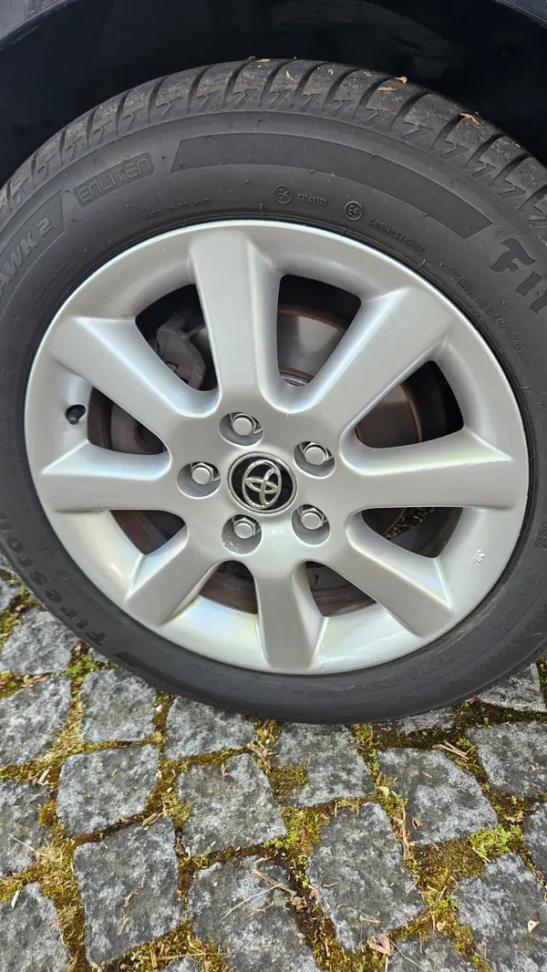 Toyota Auris 2013 - 9750 EUR, 210000 km - AUTO.MOTO.pt - 210000km - foto 5 de 7