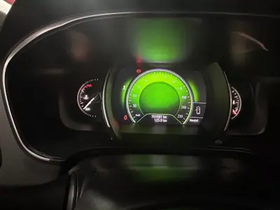 Renault Mégane 2017 - 13950 EUR, 151881 km - AUTO.MOTO.pt - 151881km - foto 9 de 20