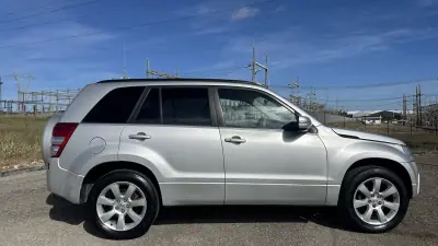 Suzuki Grand Vitara 2009 - 9900 EUR, 121000 km - AUTO.MOTO.pt - 121000km - foto 8 de 18