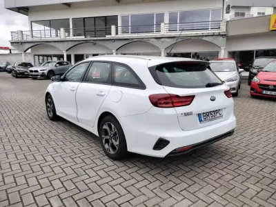 Kia Ceed SW 2020 - 15500 EUR, 58500 km - AUTO.MOTO.pt - 58500km - foto 8 de 26